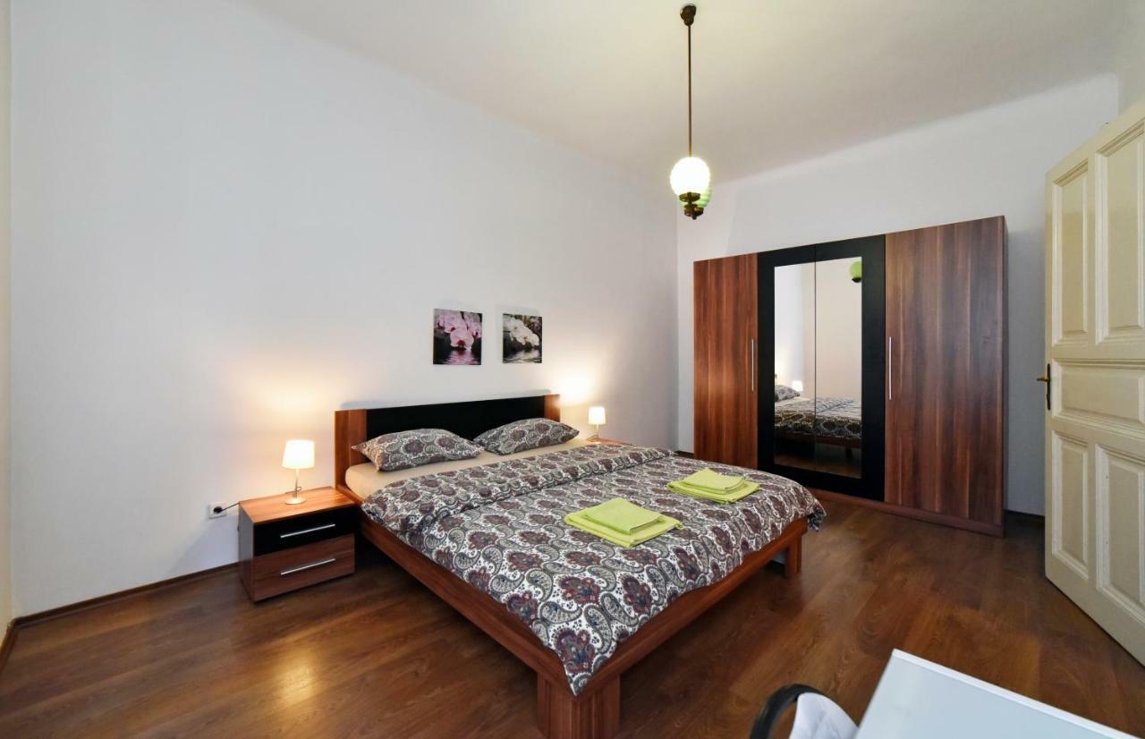 Apartment Central Загреб Экстерьер фото