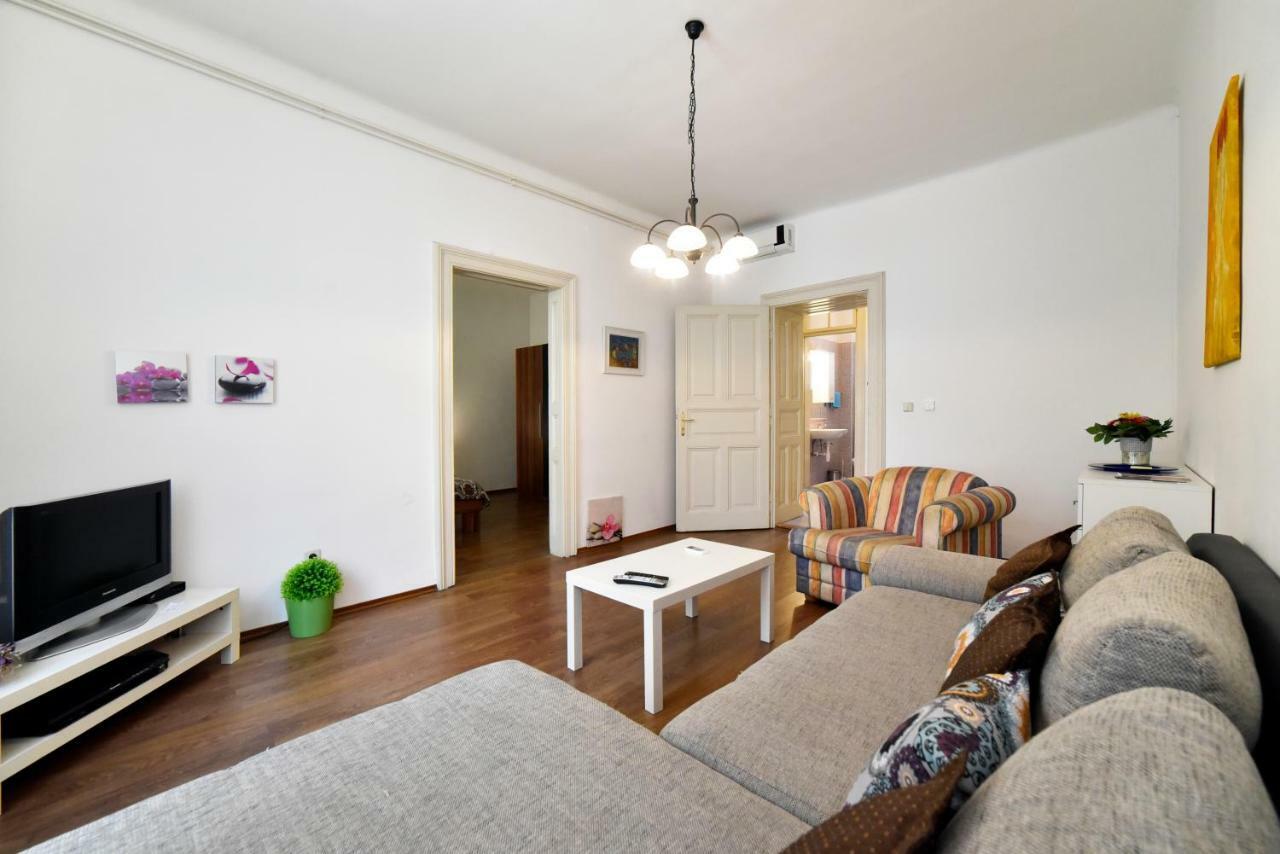 Apartment Central Загреб Экстерьер фото